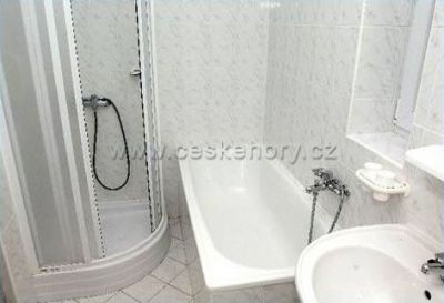 Hotel U jezirka