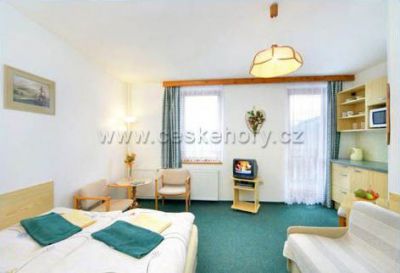 Pensjonat Restaurant i Apartamenty Karolina