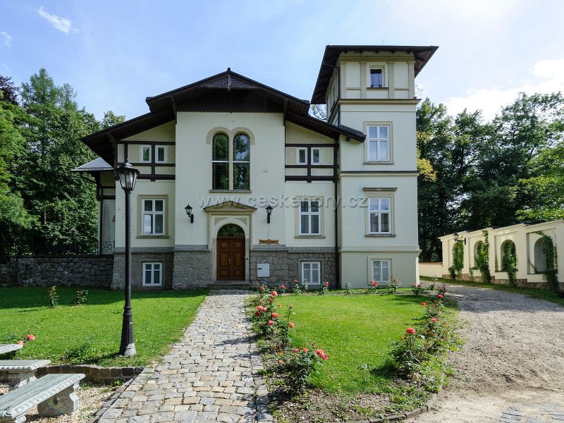 Villa Friedland****